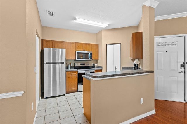 2141 PORTOFINO PLACE 8-2826, Palm Harbor, FL 34683