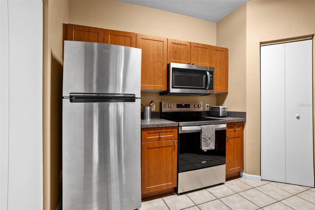 2141 PORTOFINO PLACE 8-2826, Palm Harbor, FL 34683