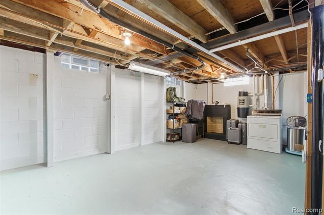 24050 Lakewood Street, Saint Clair Shores, MI 48082