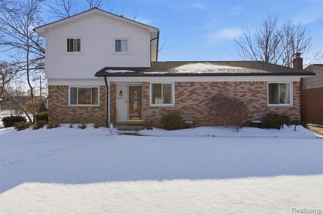 24050 Lakewood Street, Saint Clair Shores, MI 48082