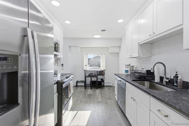 24050 Lakewood Street, Saint Clair Shores, MI 48082