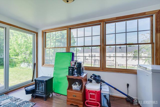 12 Gales Road, Edison, NJ 08837