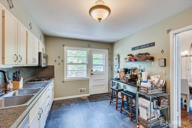 12 Gales Road, Edison, NJ 08837