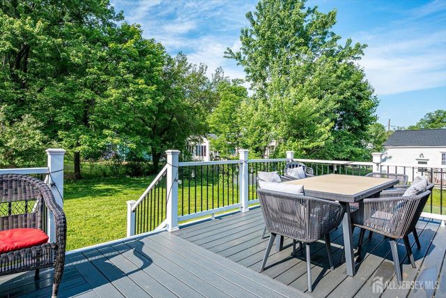 12 Gales Road, Edison, NJ 08837