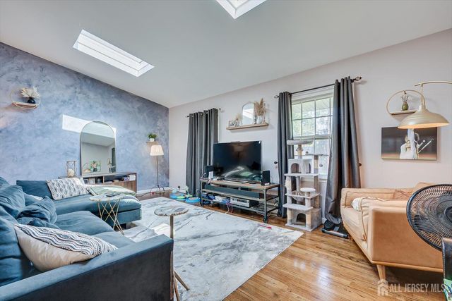12 Gales Road, Edison, NJ 08837