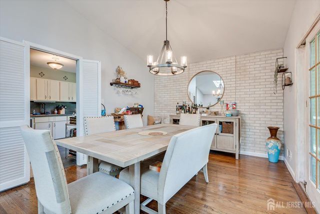 12 Gales Road, Edison, NJ 08837