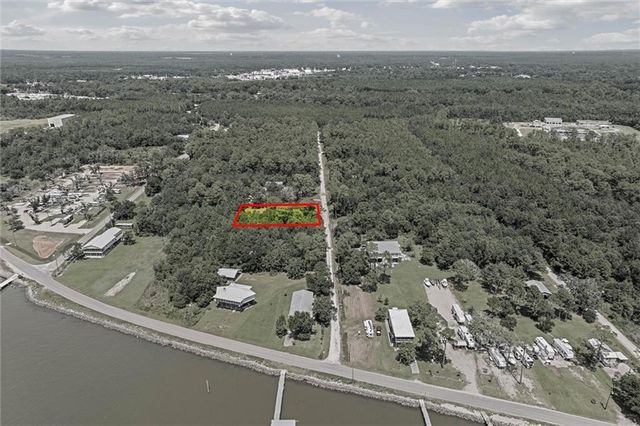 14850 Kennedy Lane, Coden, AL 36523