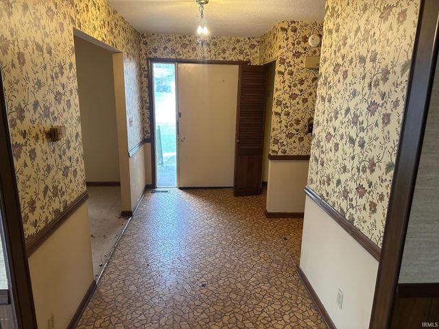 1225 W 9th Street, Rochester, IN 46975