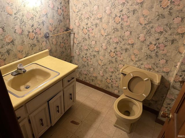 1225 W 9th Street, Rochester, IN 46975