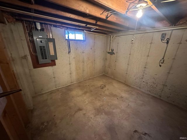 1225 W 9th Street, Rochester, IN 46975