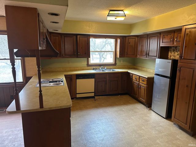 1225 W 9th Street, Rochester, IN 46975