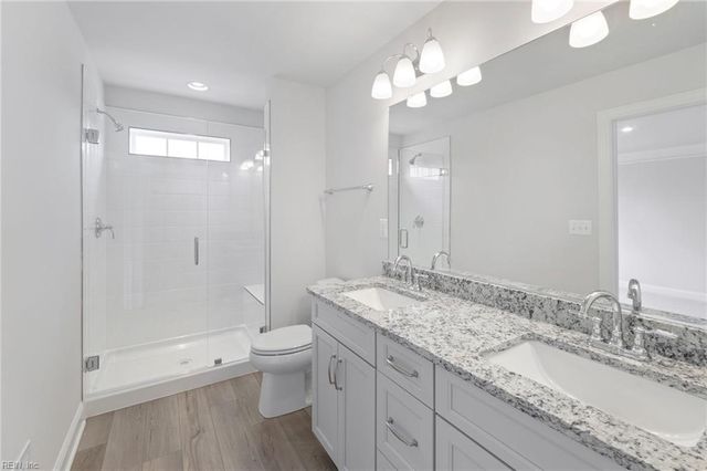 12 Bracewell LN, Yorktown, VA 23692