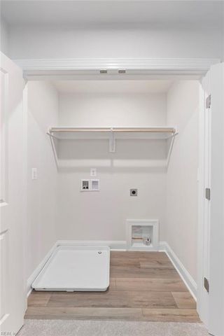 12 Bracewell LN, Yorktown, VA 23692