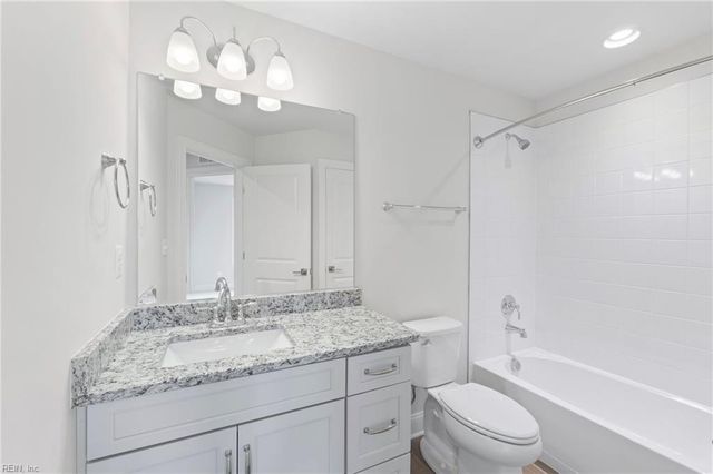 12 Bracewell LN, Yorktown, VA 23692