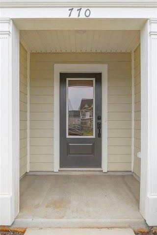 12 Bracewell LN, Yorktown, VA 23692