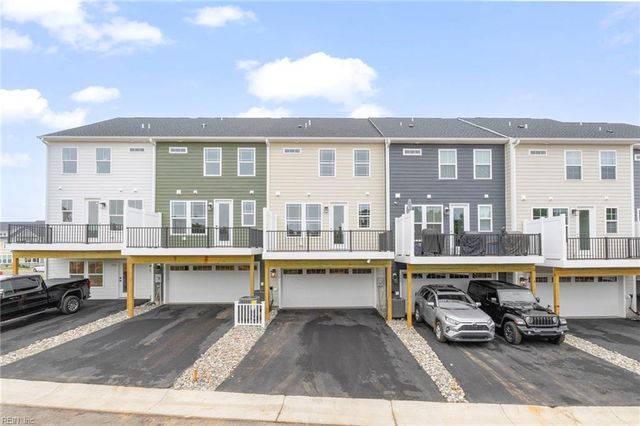 12 Bracewell LN, Yorktown, VA 23692