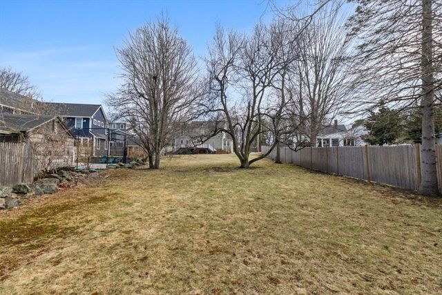 212 West Street 1, Reading, MA 01867