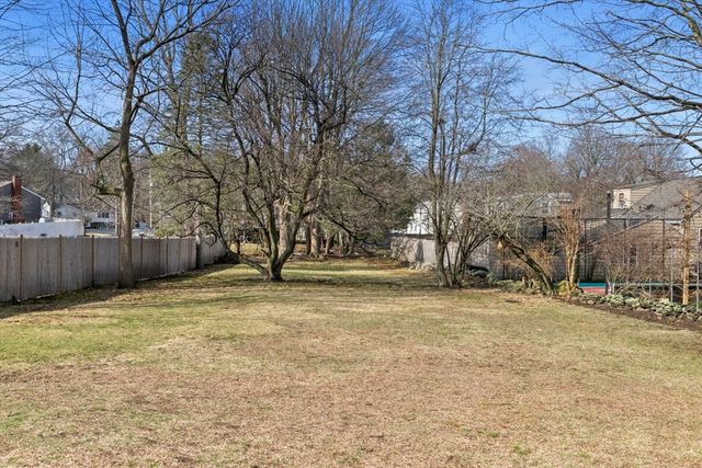 212 West Street 1, Reading, MA 01867