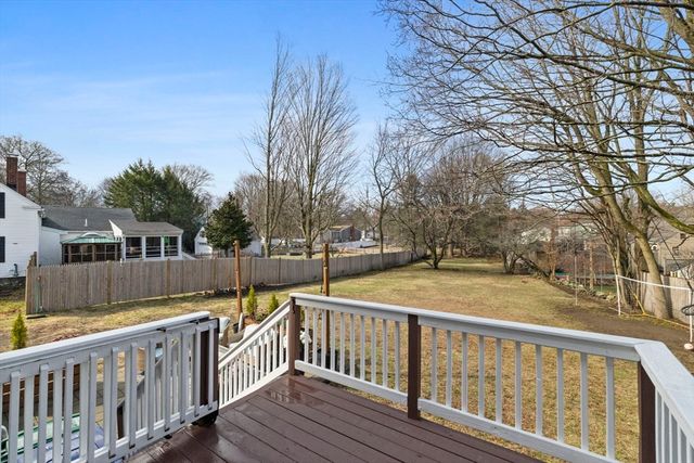 212 West Street 1, Reading, MA 01867