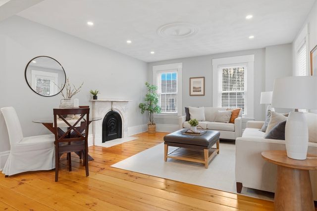 212 West Street 1, Reading, MA 01867