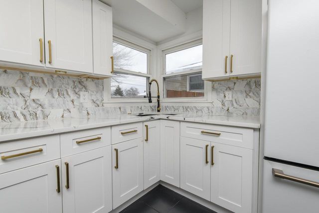 2858 S 93rd STREET, West Allis, WI 53227