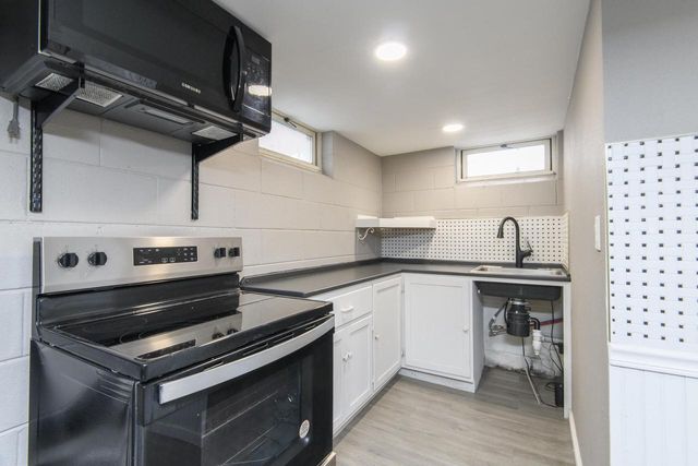 2858 S 93rd STREET, West Allis, WI 53227