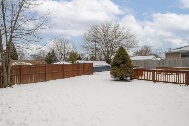 2858 S 93rd STREET, West Allis, WI 53227