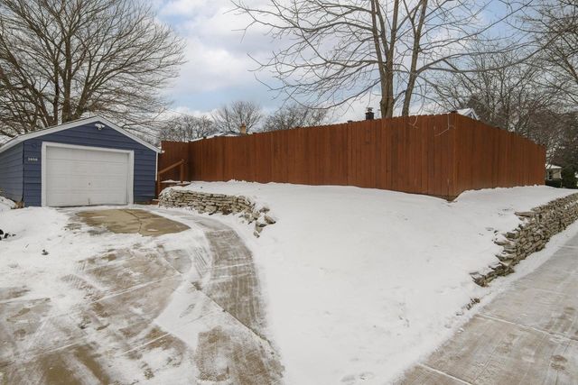 2858 S 93rd STREET, West Allis, WI 53227