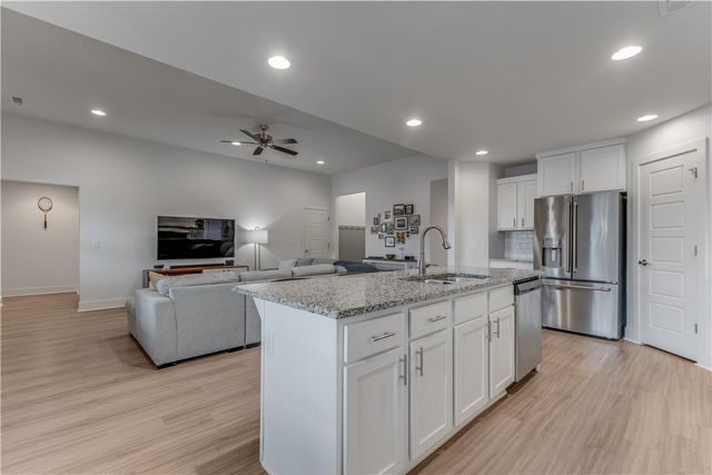 3291 Rosecomb Street, Springdale, AR 72764