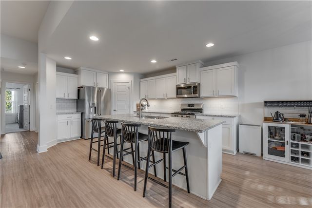 3291 Rosecomb Street, Springdale, AR 72764