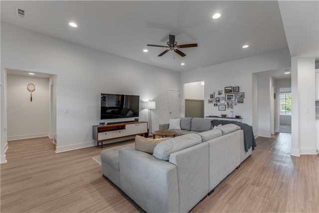 3291 Rosecomb Street, Springdale, AR 72764