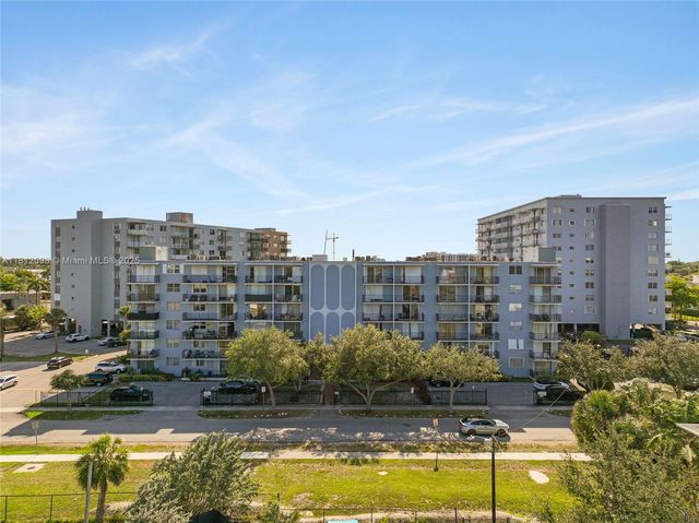 12500 NE 15th Ave 402, North Miami, FL 33161