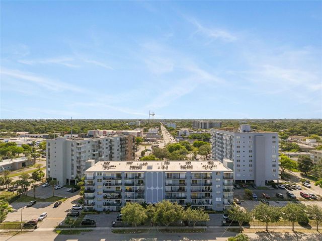 12500 NE 15th Ave 402, North Miami, FL 33161