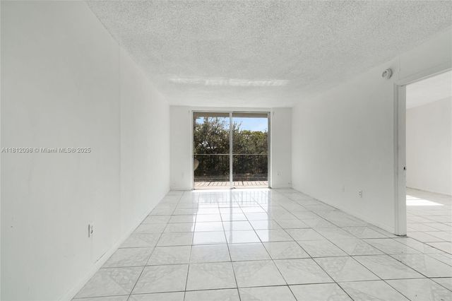 12500 NE 15th Ave 402, North Miami, FL 33161