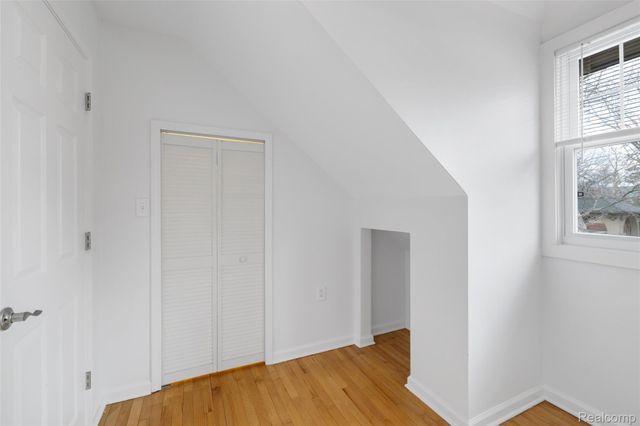 1077 Iroquois Street, Detroit, MI 48214