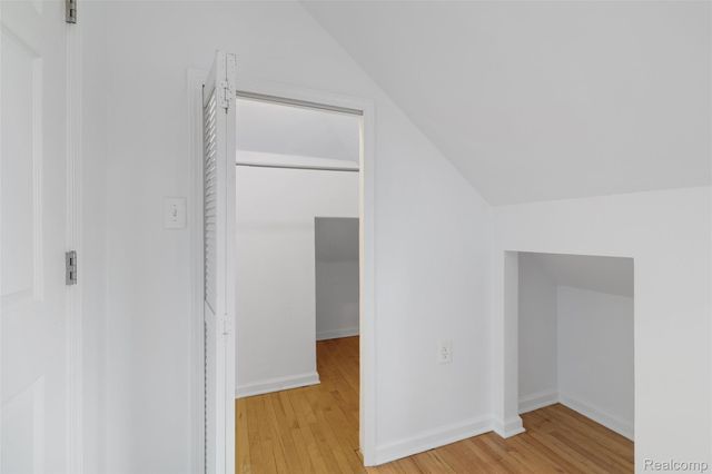 1077 Iroquois Street, Detroit, MI 48214