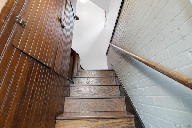 1077 Iroquois Street, Detroit, MI 48214