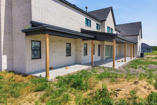 8373 S Wolf Creek Avenue, Broken Arrow, OK 74014