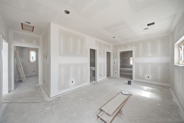 8373 S Wolf Creek Avenue, Broken Arrow, OK 74014
