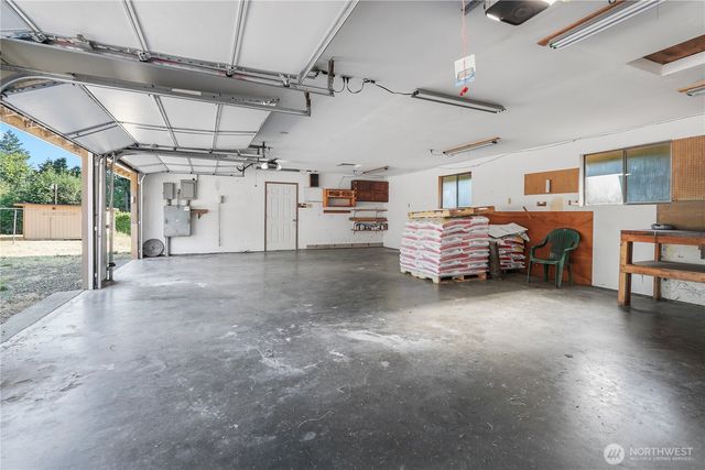 7170 N Van Decar Road SE, Port Orchard, WA 98367