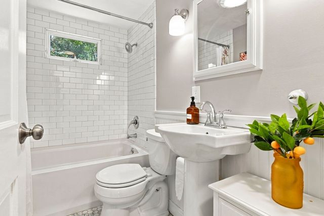 3 Lantern Lane, Woburn, MA 01801