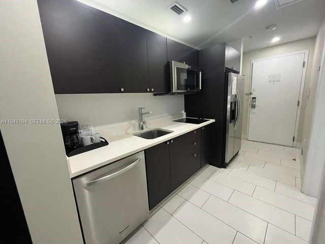 5300 NW 87th Ave 307, Doral, FL 33178