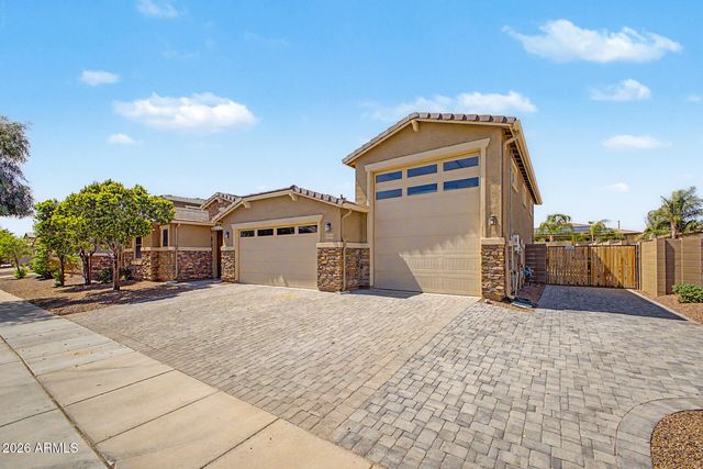 17340 W GAMBIT Trail, Surprise, AZ 85387