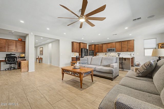 17340 W GAMBIT Trail, Surprise, AZ 85387