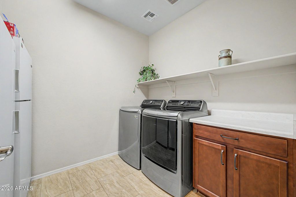 Image 22 of property listing at 17340 W GAMBIT Trail, Surprise, AZ 85387