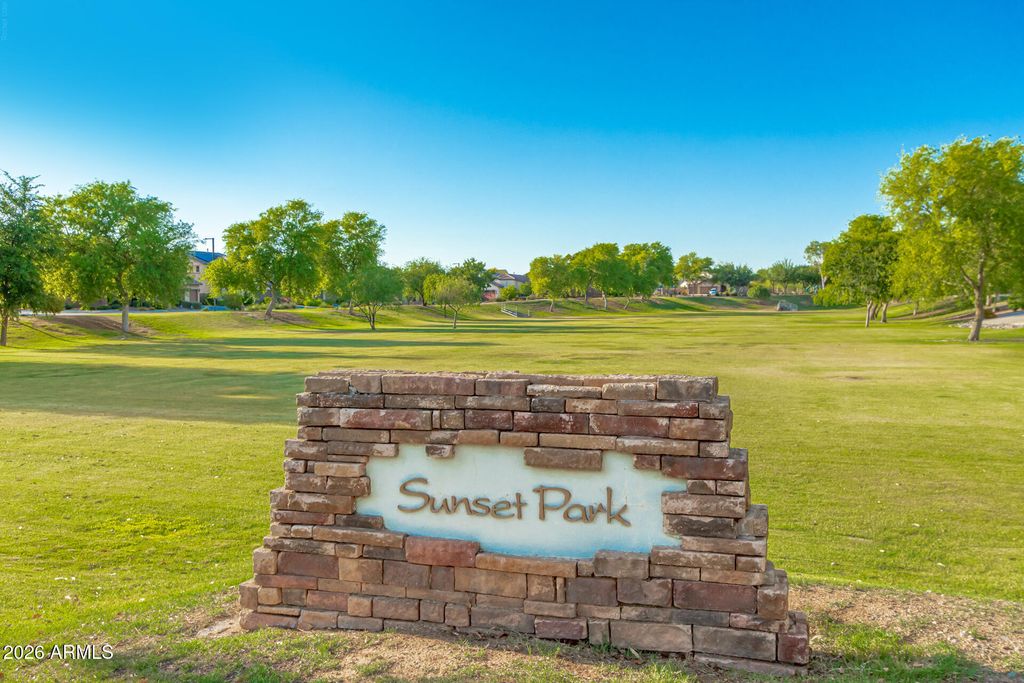 Image 36 of property listing at 17340 W GAMBIT Trail, Surprise, AZ 85387