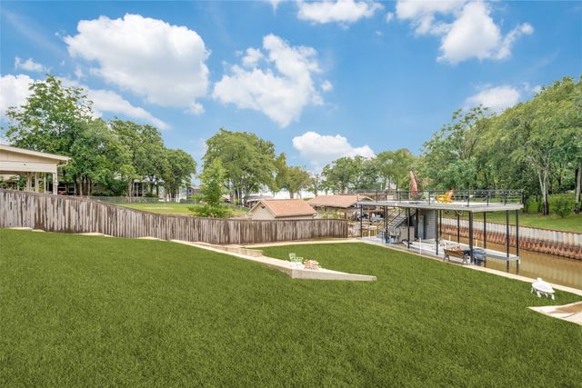 109 Autumn Wood Trail, Gun Barrel City, TX 75156