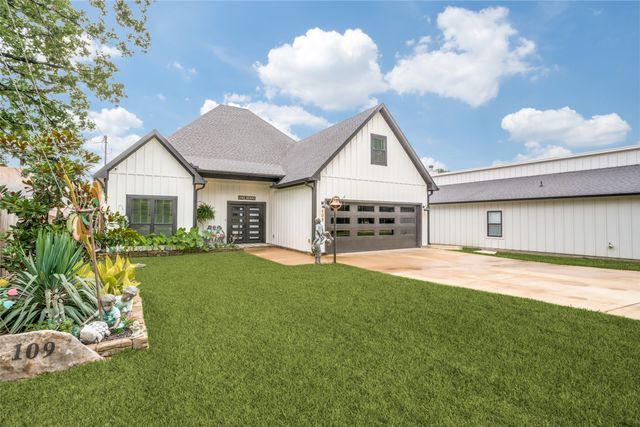 109 Autumn Wood Trail, Gun Barrel City, TX 75156