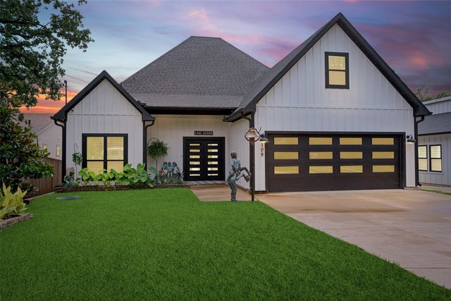 109 Autumn Wood Trail, Gun Barrel City, TX 75156