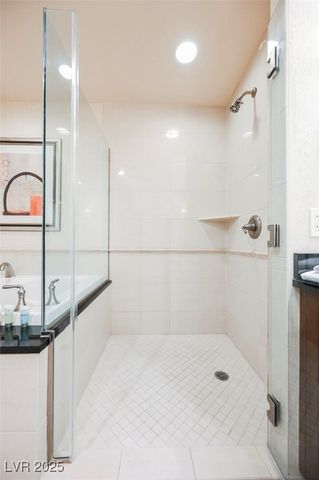 125 East HARMON Avenue 1405, Las Vegas, NV 89109